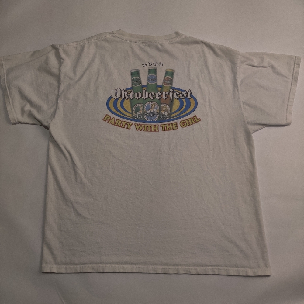 Vintage 2005 Oktobeerfest St Pauli Girl T-shirt
